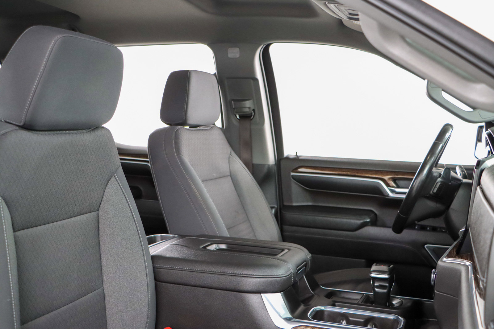 Used 2022 GMC Sierra 1500 Elevation w/ LPO, Elevation Black Package image 29