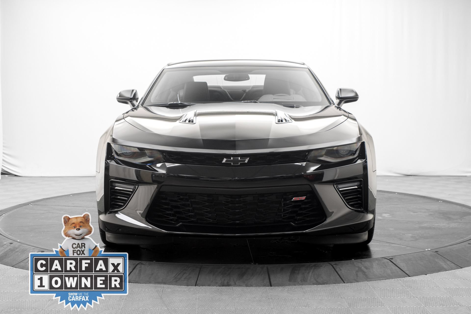Used 2018 Chevrolet Camaro SS RWD image 8