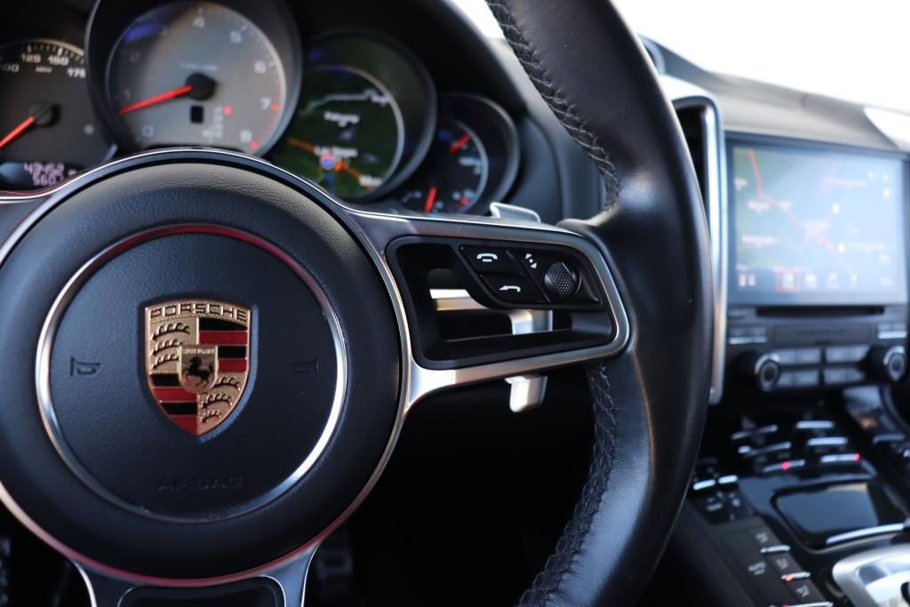 Used 2018 Porsche Cayenne S image 41