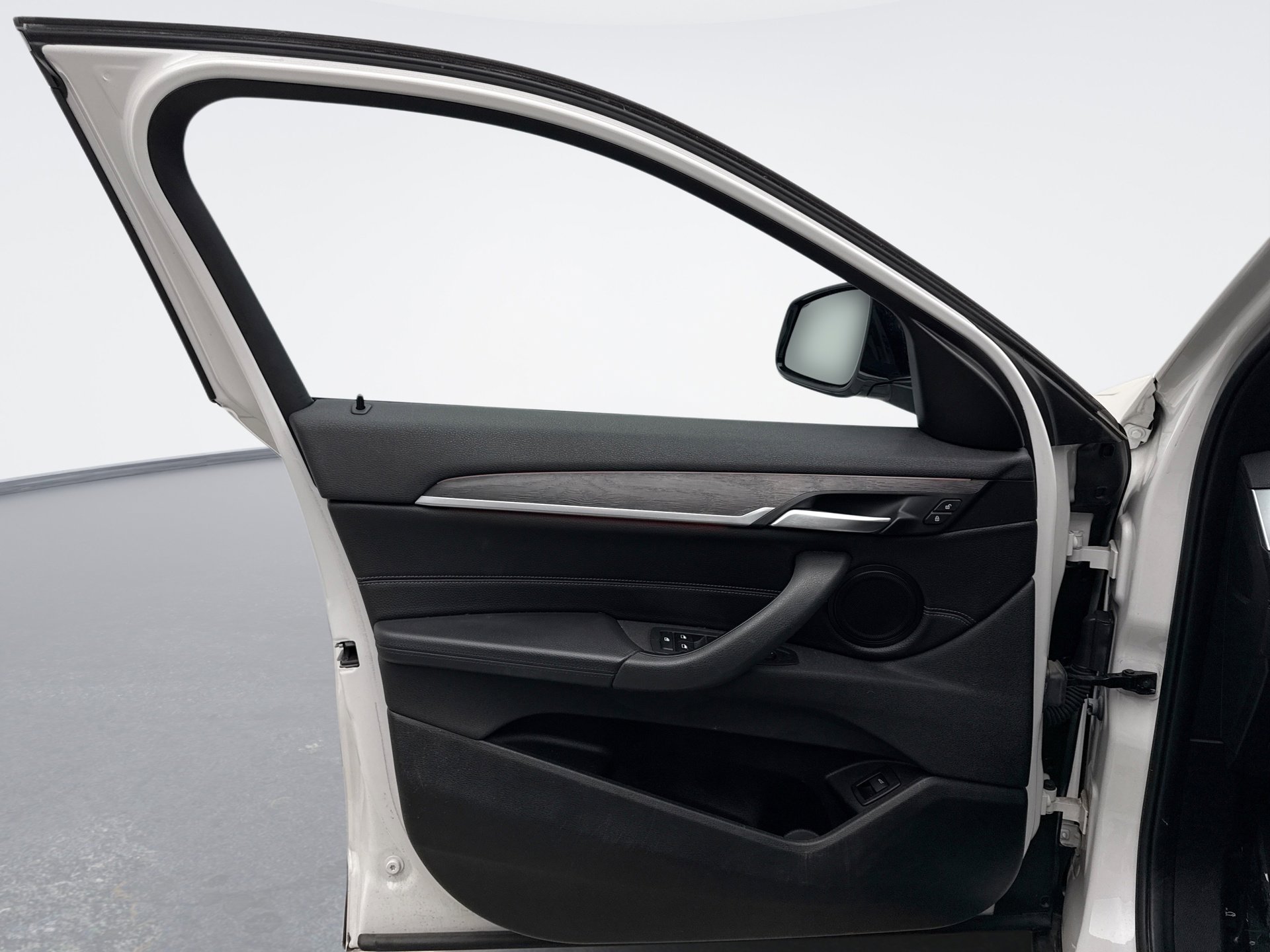 Used 2018 BMW X2 xDrive28i image 9