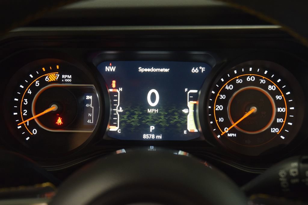 Used 2024 Jeep Wrangler Unlimited Sahara w/ Technology Group AWD/4WD image 44