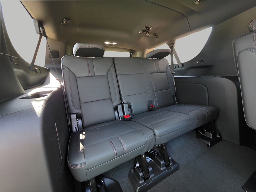 New 2026 Chevrolet Suburban RST image 10