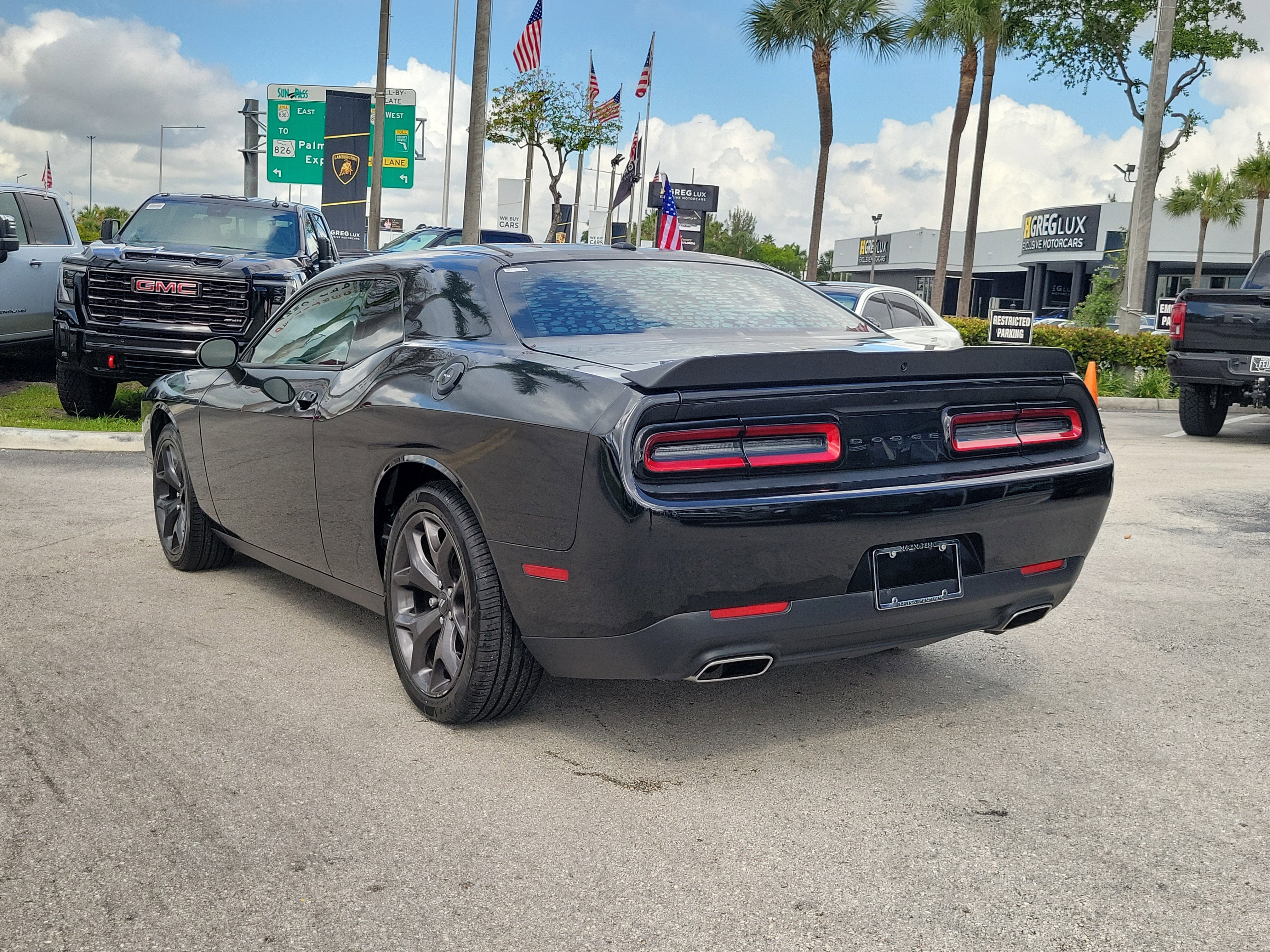 Used 2020 Dodge Challenger SXT w/ Blacktop Package image 7