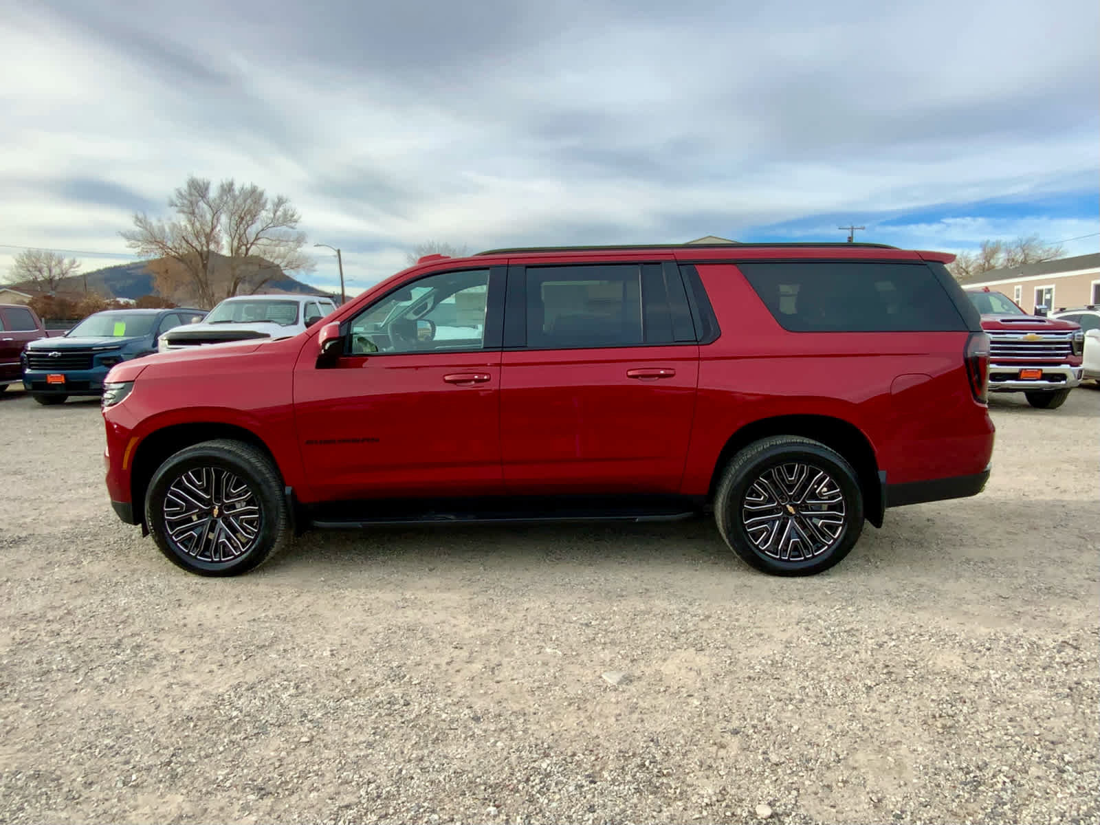New 2026 Chevrolet Suburban RST image 2
