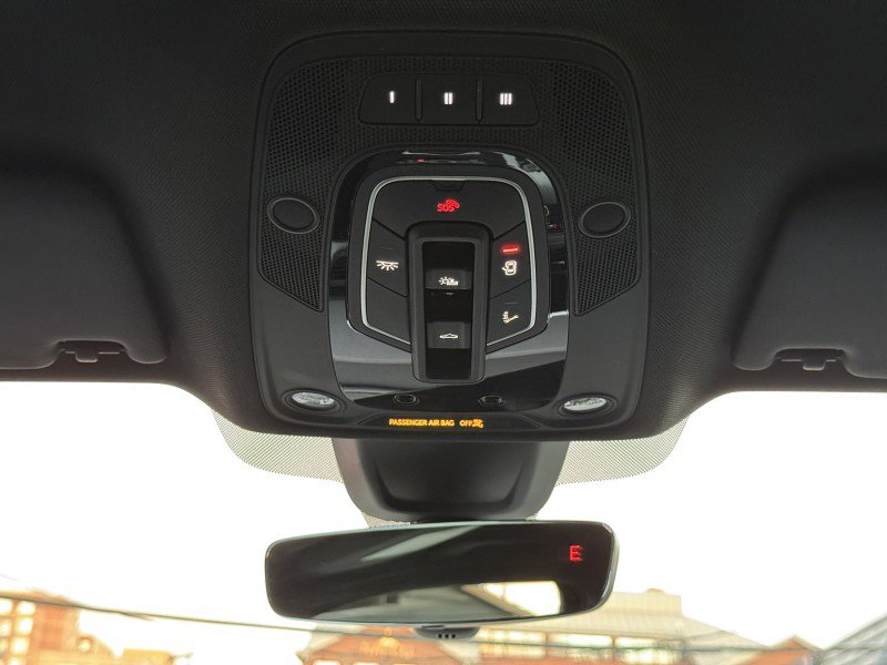 Used 2018 Audi SQ5 Premium Plus w/ Navigation Package image 31