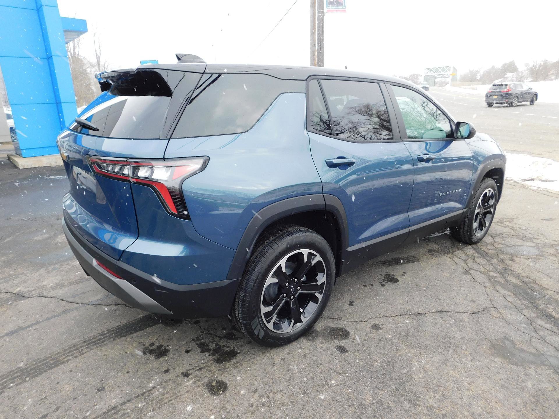 New 2026 Chevrolet Equinox LT w/ Convenience Package II image 9