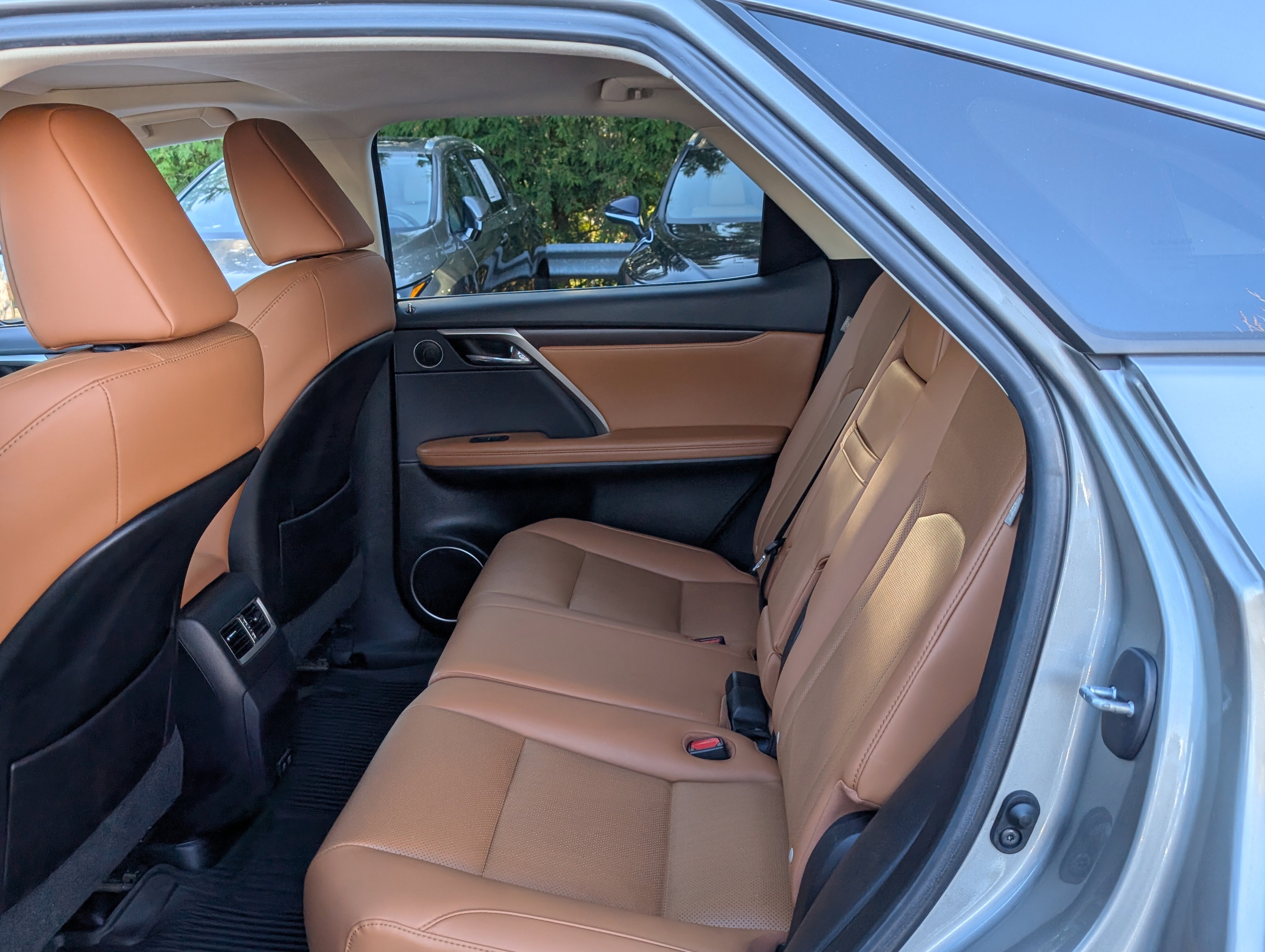 Used 2022 Lexus RX 450h AWD w/ Premium Package image 15