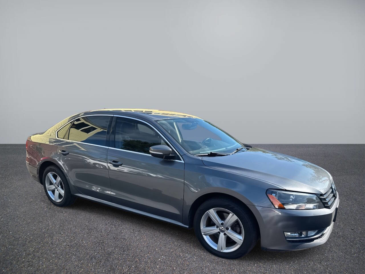 Used 2015 Volkswagen Passat 1.8T Limited Edition image 5