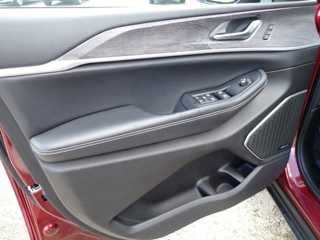 Certified 2023 Jeep Grand Cherokee Limited w/ Black Appearance Package image 20