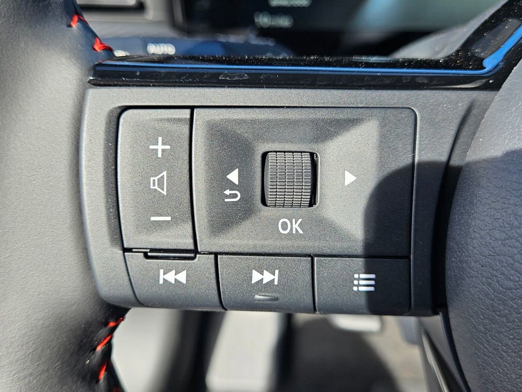 New 2026 Nissan Kicks SR image 28