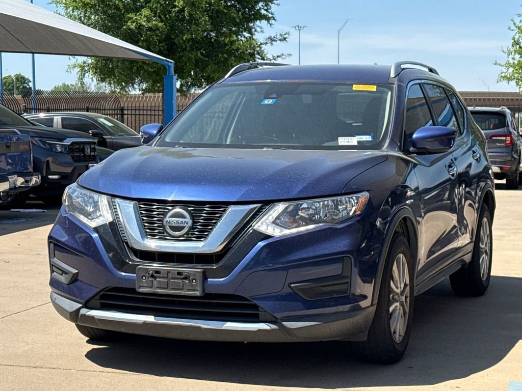 Used 2019 Nissan Rogue SV image 2