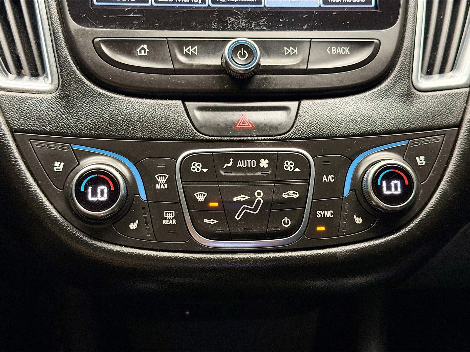 Used 2016 Chevrolet Malibu Premier FWD image 10
