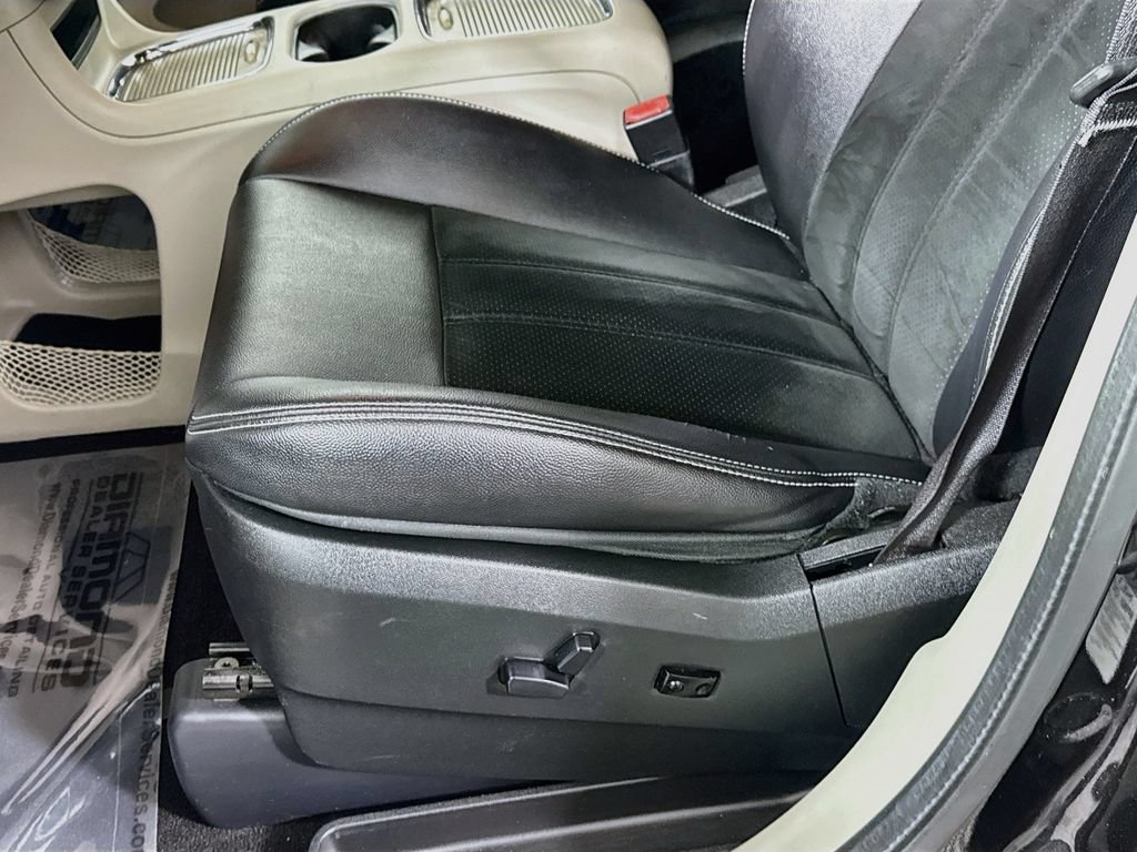 Used 2018 Dodge Grand Caravan SXT FWD image 23