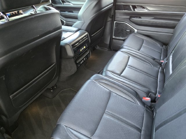 Certified 2024 Jeep Wagoneer Series II w/ Flexible Seating Group AWD/4WD image 29