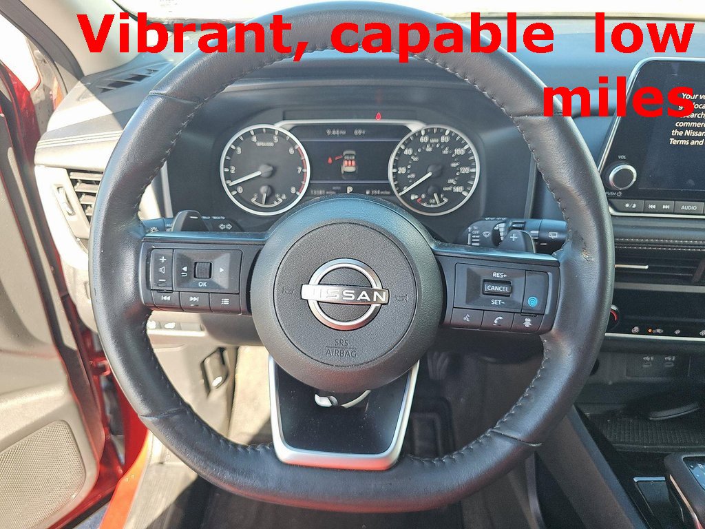 Used 2024 Nissan Rogue SV w/ SV Premium Package image 3