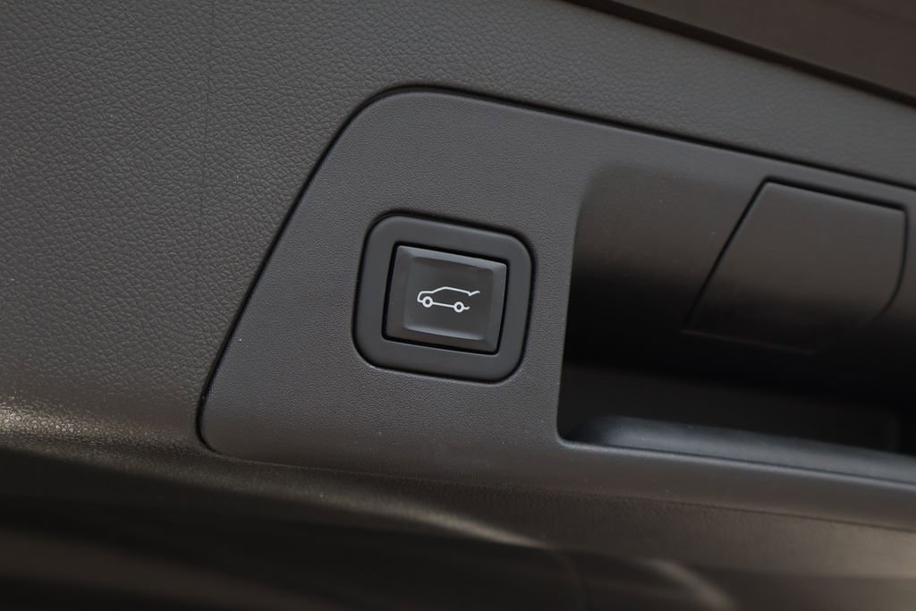 Certified 2022 Buick Envision Essence w/ Technology Package I FWD image 25