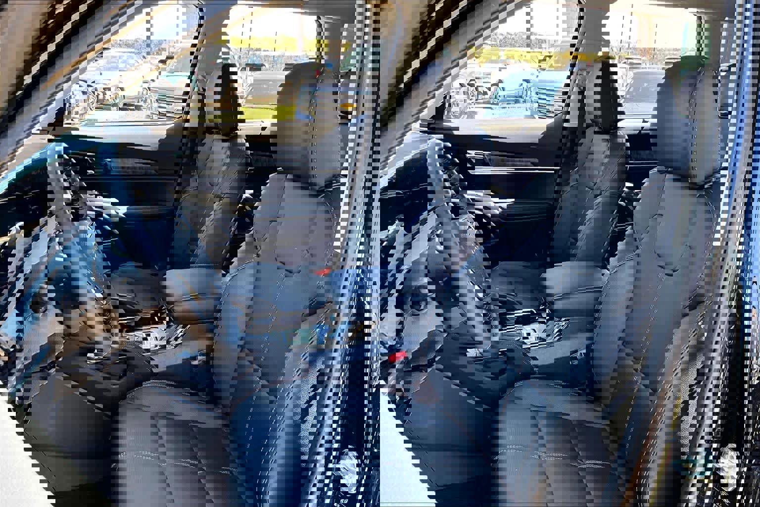 Used 2024 Kia Telluride EX w/ EX Captain's Chair Package image 8