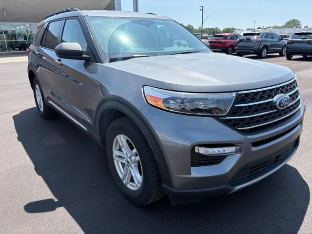Used 2024 Ford Explorer XLT w/ Equipment Group 202A AWD/4WD image 7