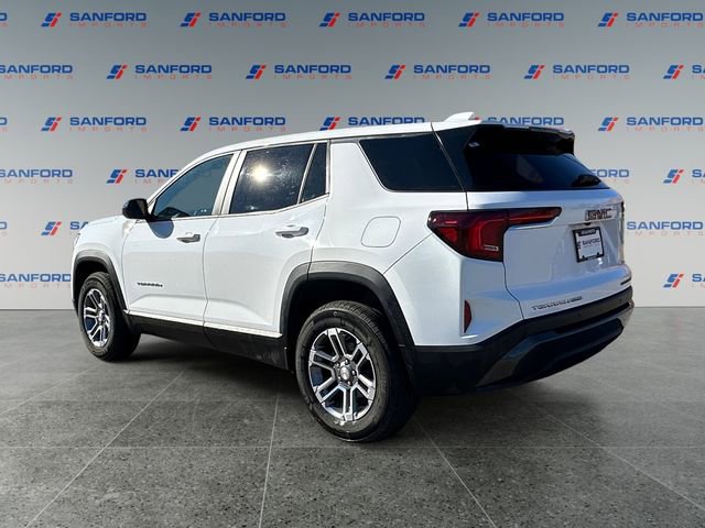Used 2025 GMC Terrain Elevation image 3