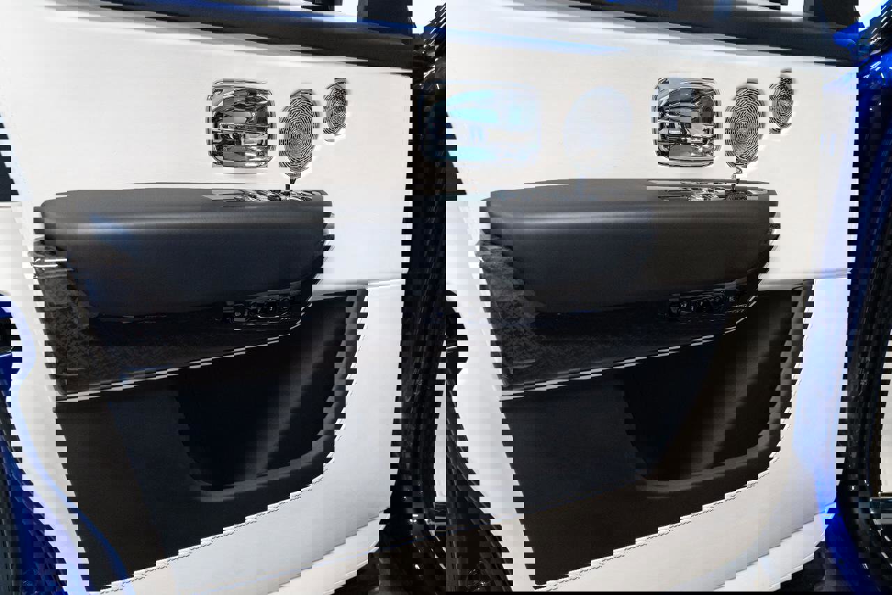 Used 2021 Rolls-Royce Cullinan Black Badge image 9