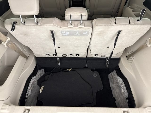 Used 2021 Chrysler Pacifica Touring-L FWD image 27