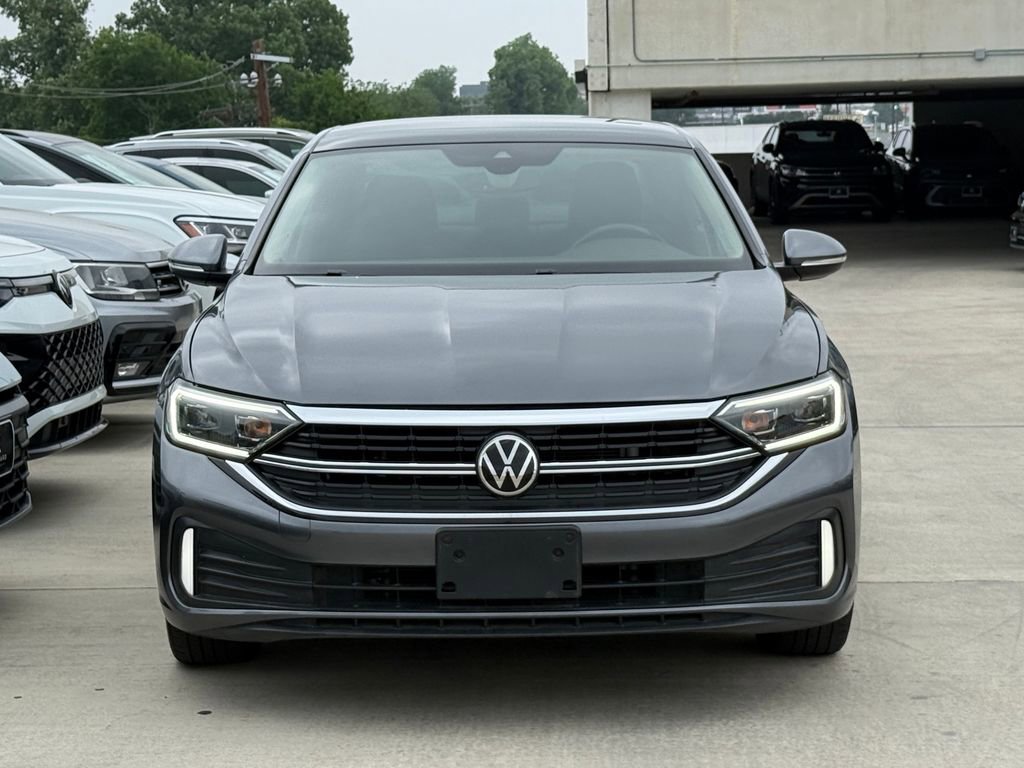 Used 2023 Volkswagen Jetta SEL FWD image 5