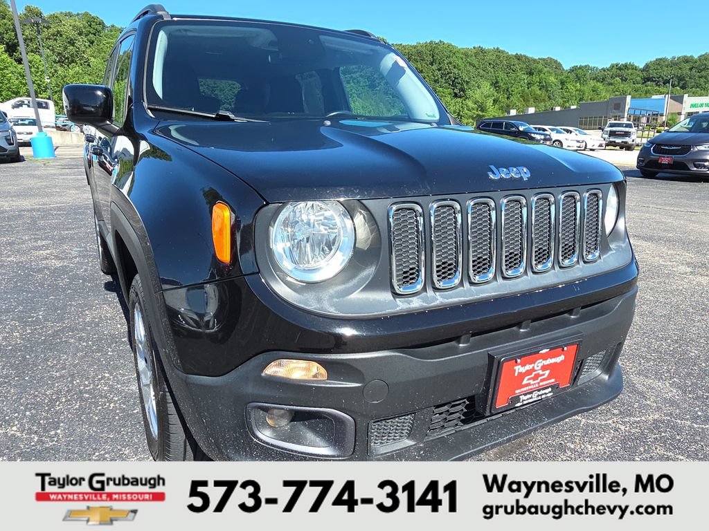 Used 2017 Jeep Renegade Latitude AWD/4WD image 11