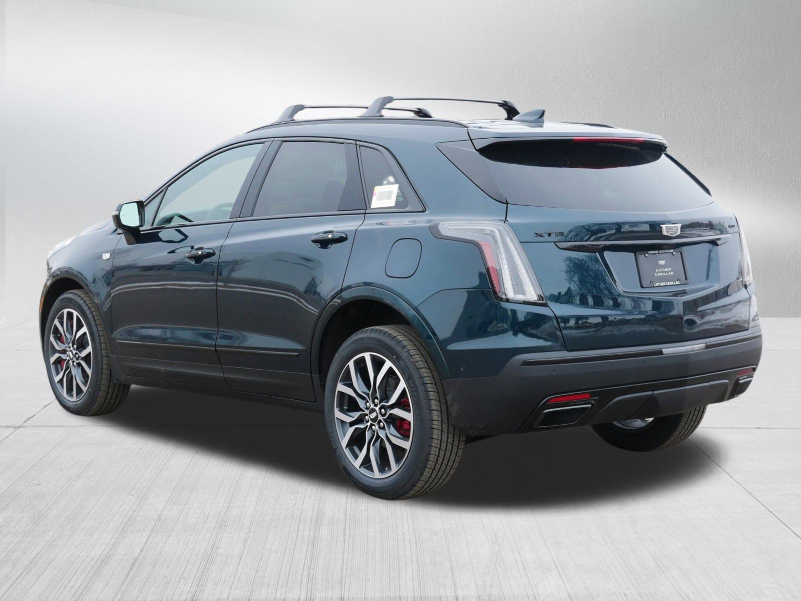 New 2026 Cadillac XT5 Sportv w/ LPO, Onyx Lite Package image 4