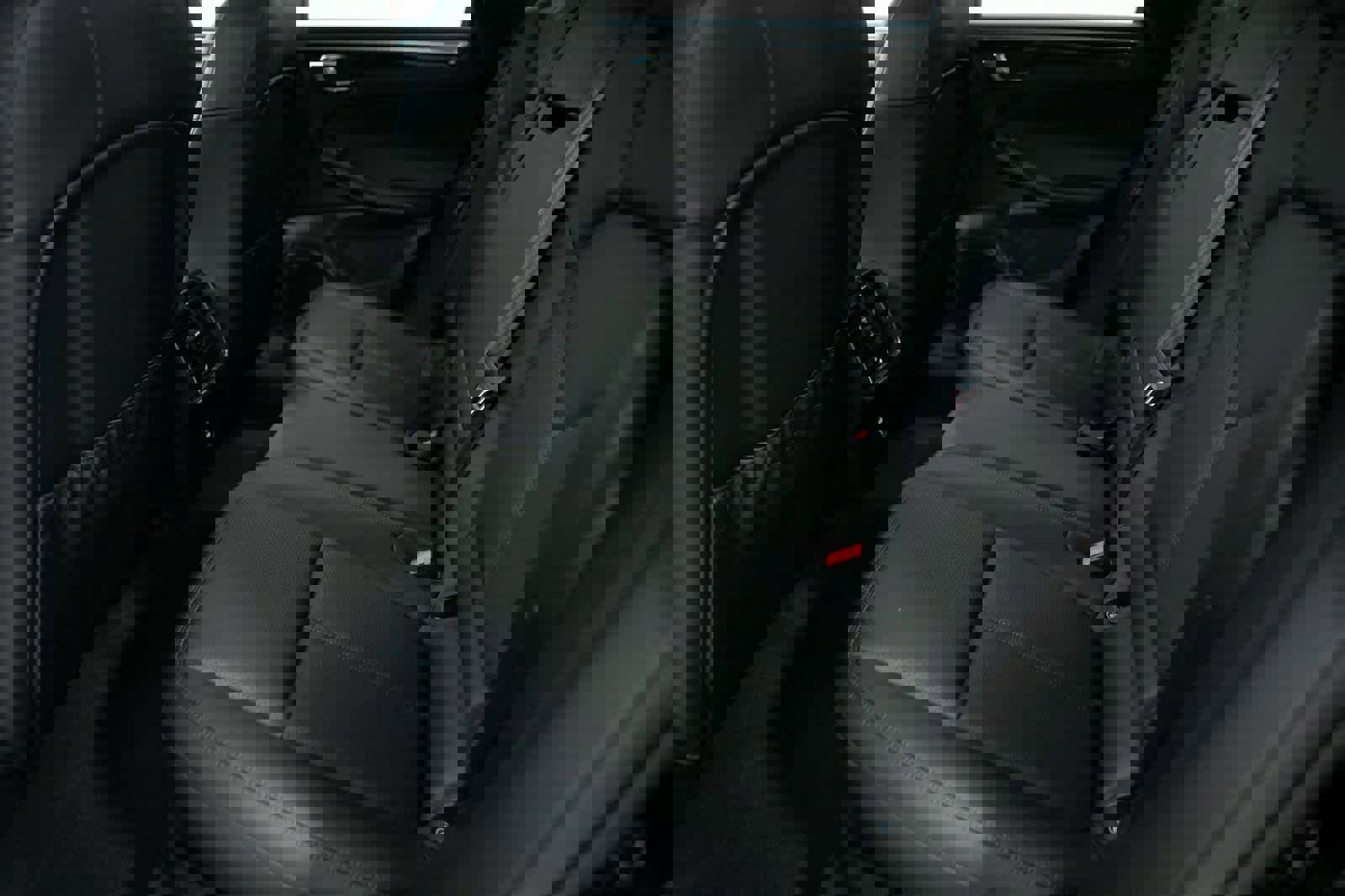 Certified 2025 Porsche Macan image 27
