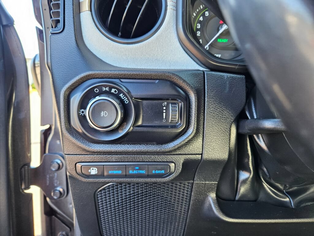 Used 2024 Jeep Wrangler Unlimited AWD/4WD image 20