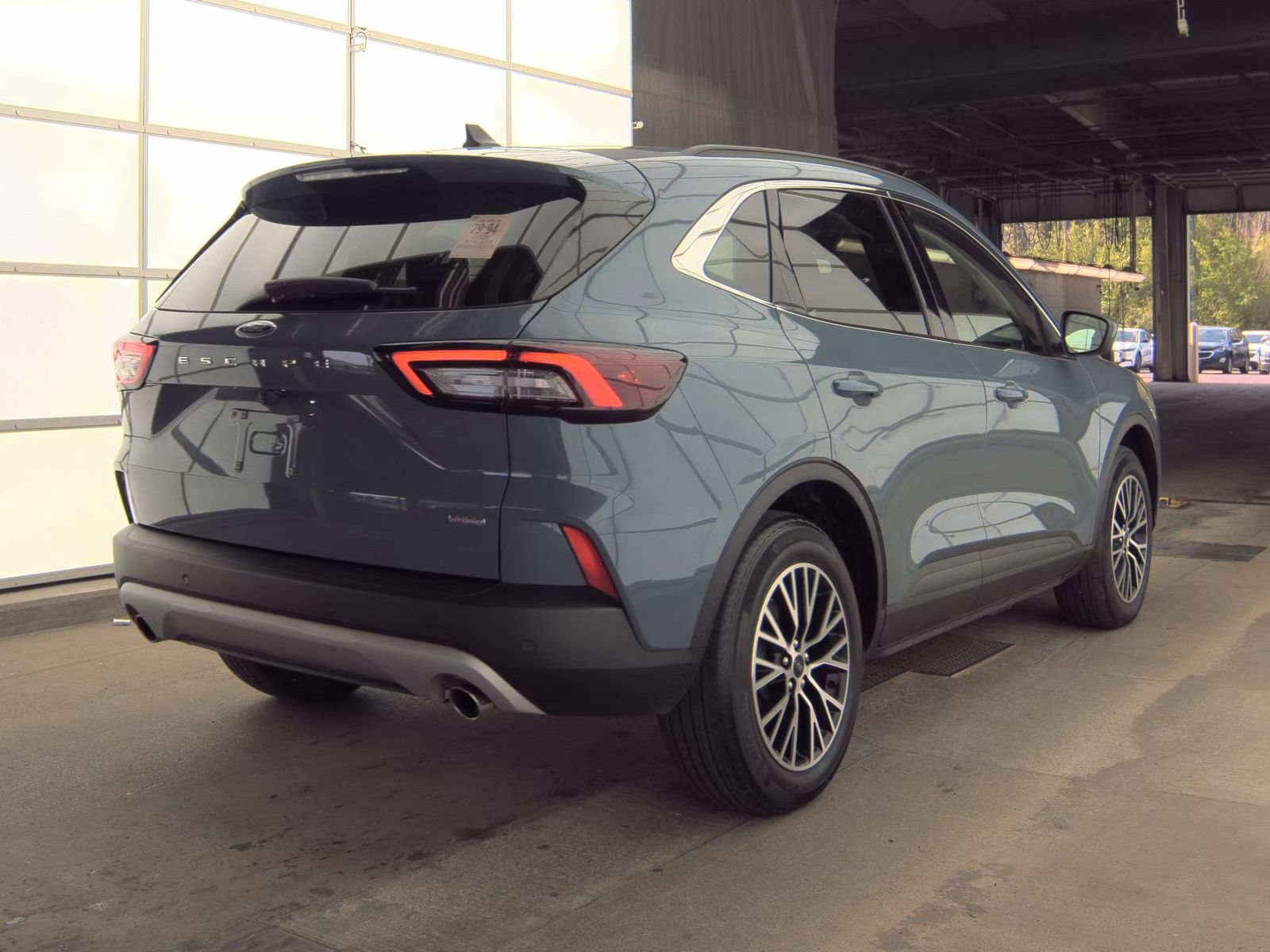 Used 2025 Ford Escape SE FWD image 18