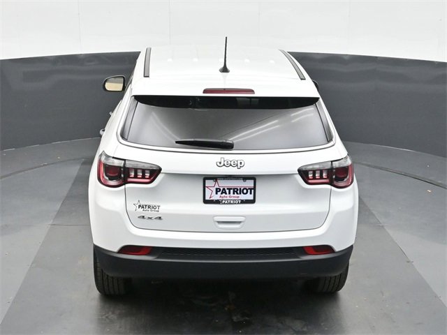 Used 2025 Jeep Compass Sport image 28