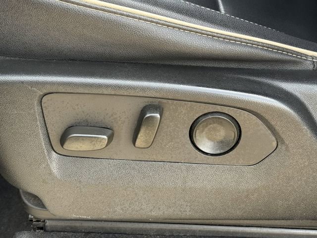 Used 2023 Chevrolet Suburban Premier image 26