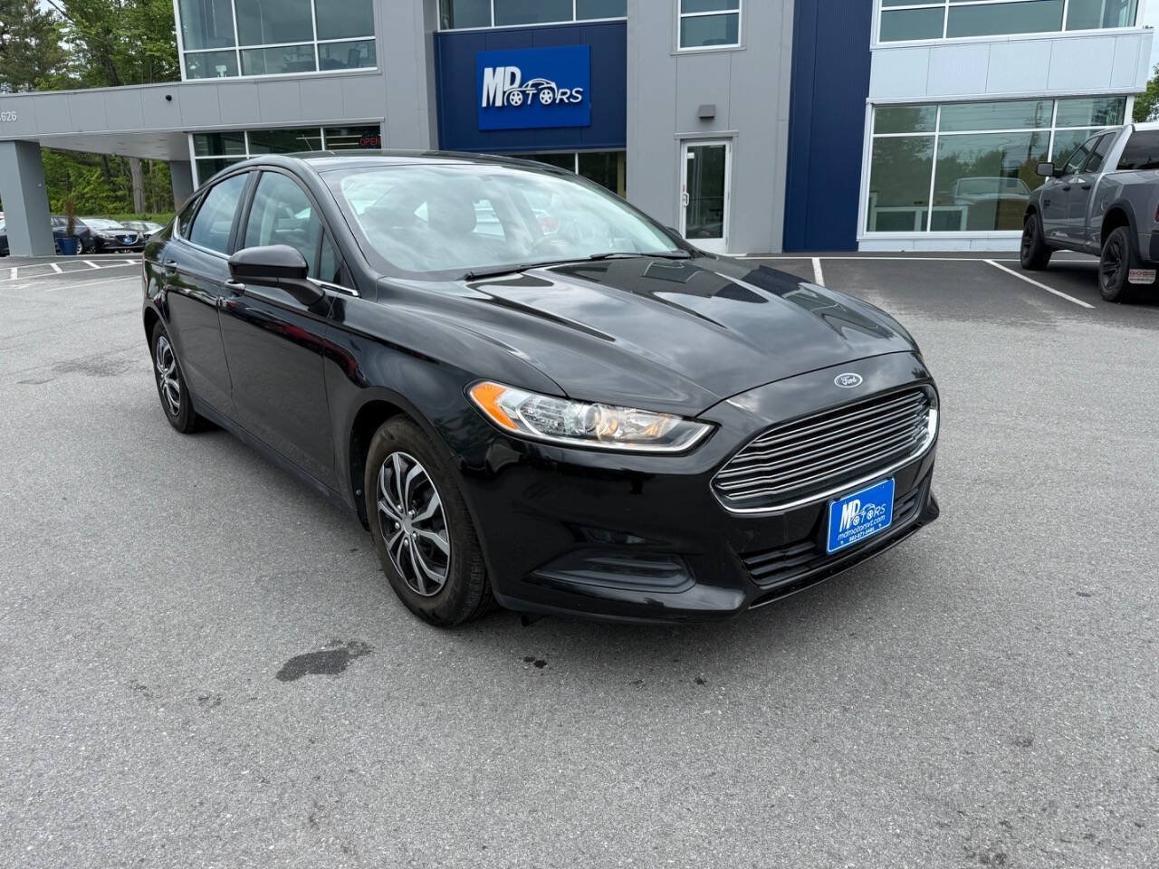 Used 2013 Ford Fusion S FWD image 2