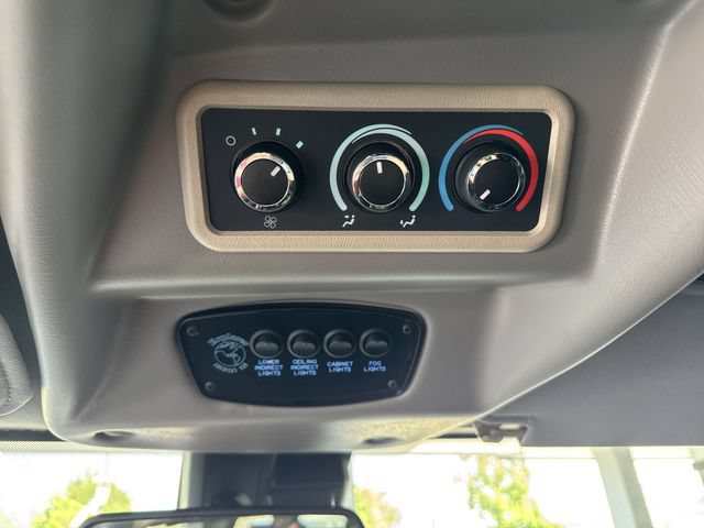 Used 2020 GMC Savana 2500 Extended w/ Enhanced Convenience Package RWD image 19