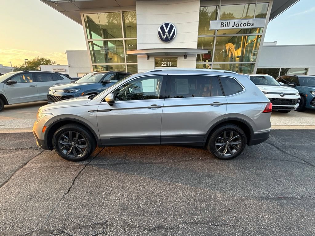 Used 2022 Volkswagen Tiguan SE AWD/4WD image 3