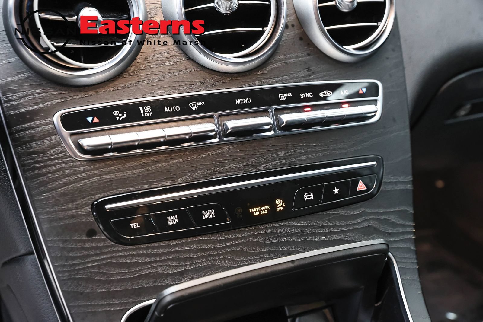 Used 2022 Mercedes-Benz GLC 300 4MATIC w/ AMG Line image 19
