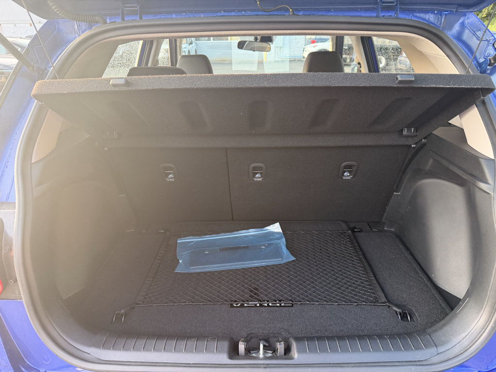 Used 2024 Hyundai Venue Limited FWD image 9