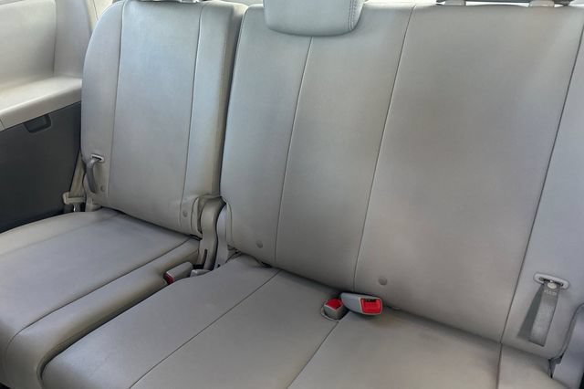 Used 2017 Toyota Sienna XLE w/ XLE Navigation Package FWD image 16
