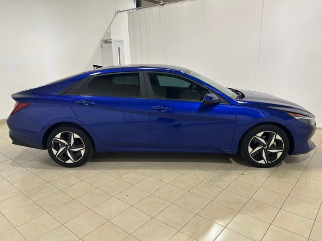 Used 2023 Hyundai Elantra SEL w/ Convenience Package image 6