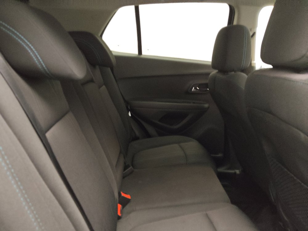 Used 2016 Chevrolet Trax LT w/ LT Sun and Sound Package AWD/4WD image 19