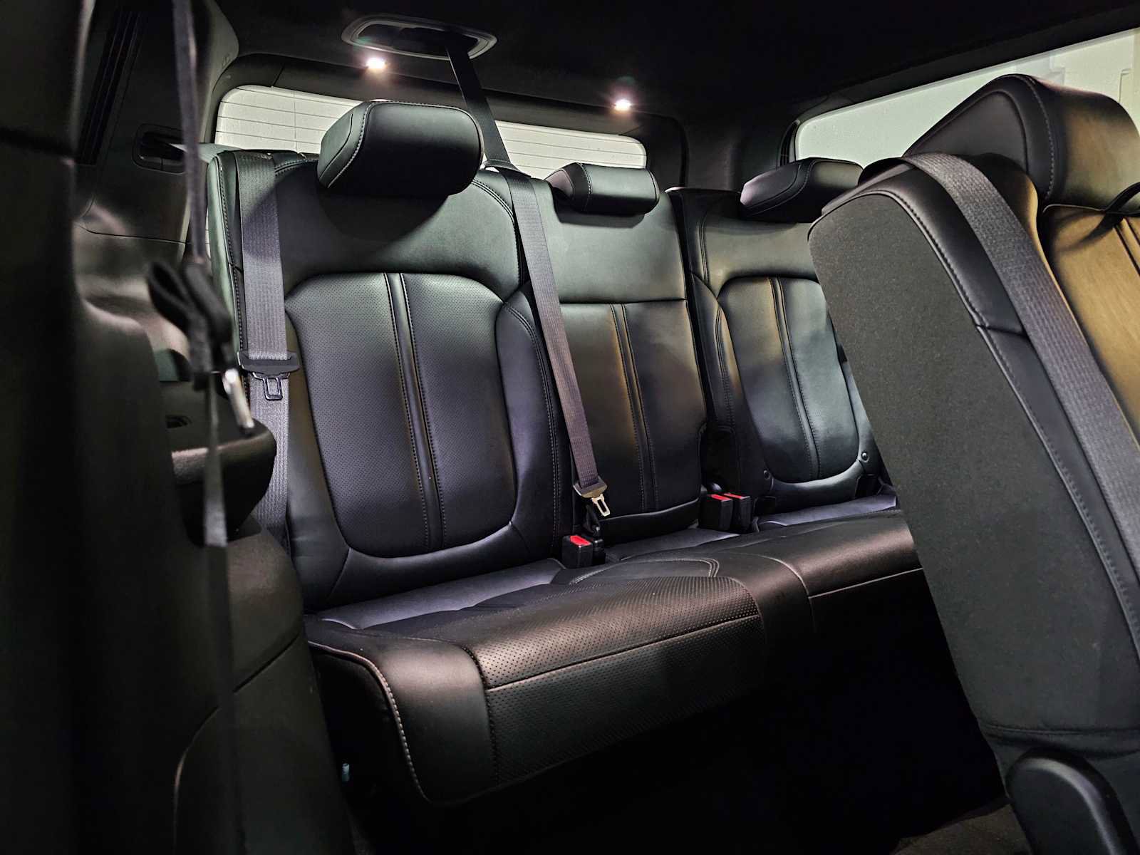 Used 2022 Jeep Wagoneer Series II w/ Premium Group I AWD/4WD image 15