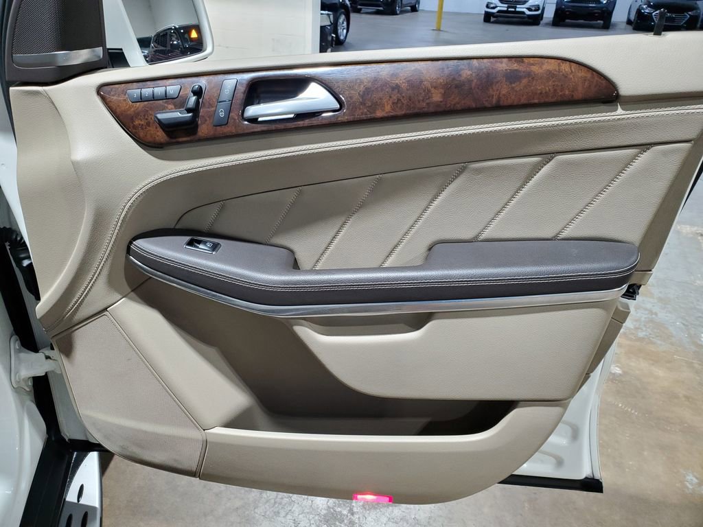 Used 2014 Mercedes-Benz GL 450 4MATIC image 16