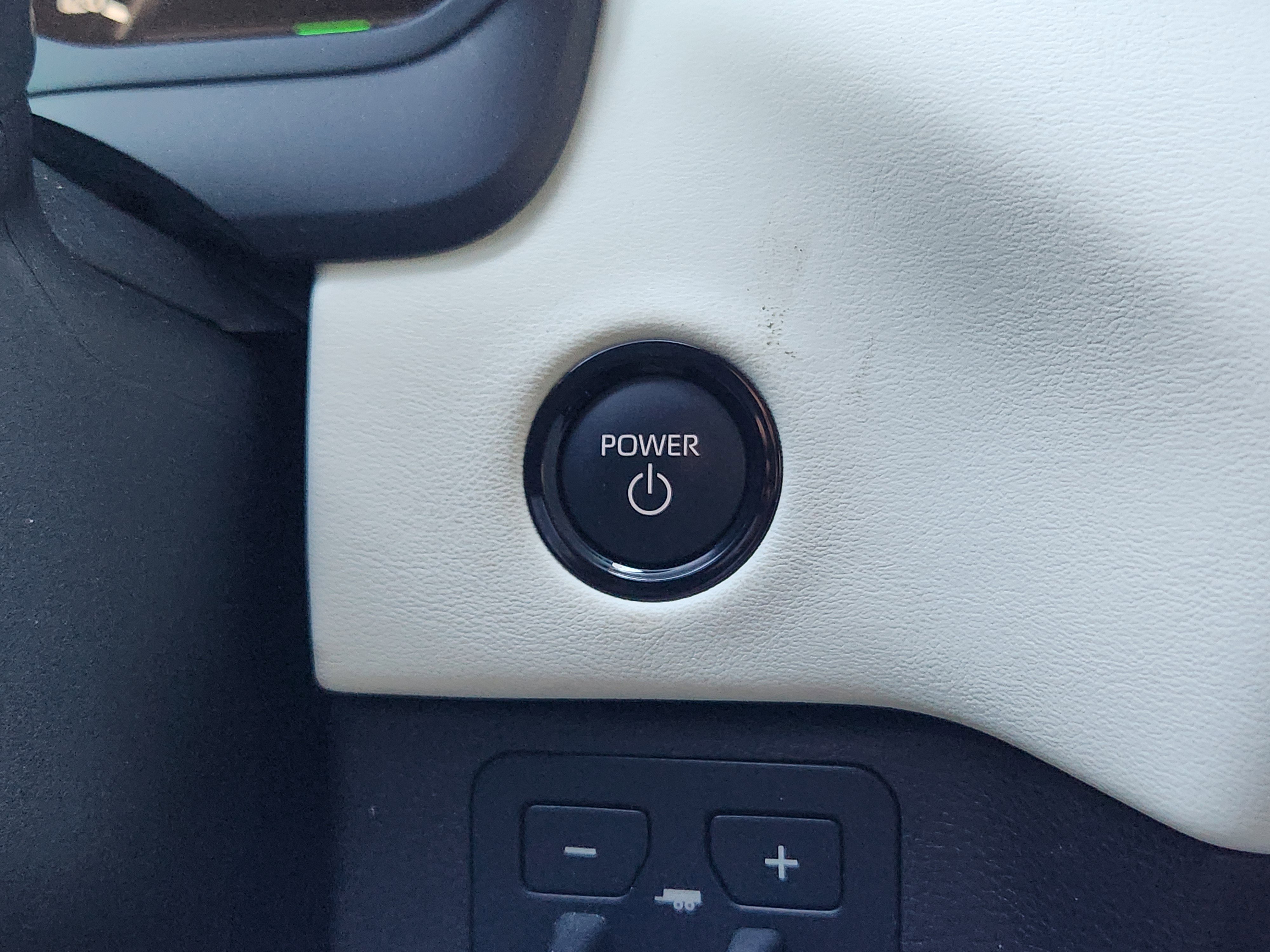 Used 2025 Toyota Sequoia Capstone image 36