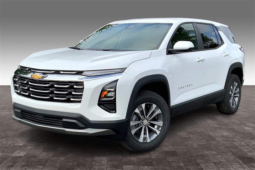 New 2026 Chevrolet Equinox LT image 2
