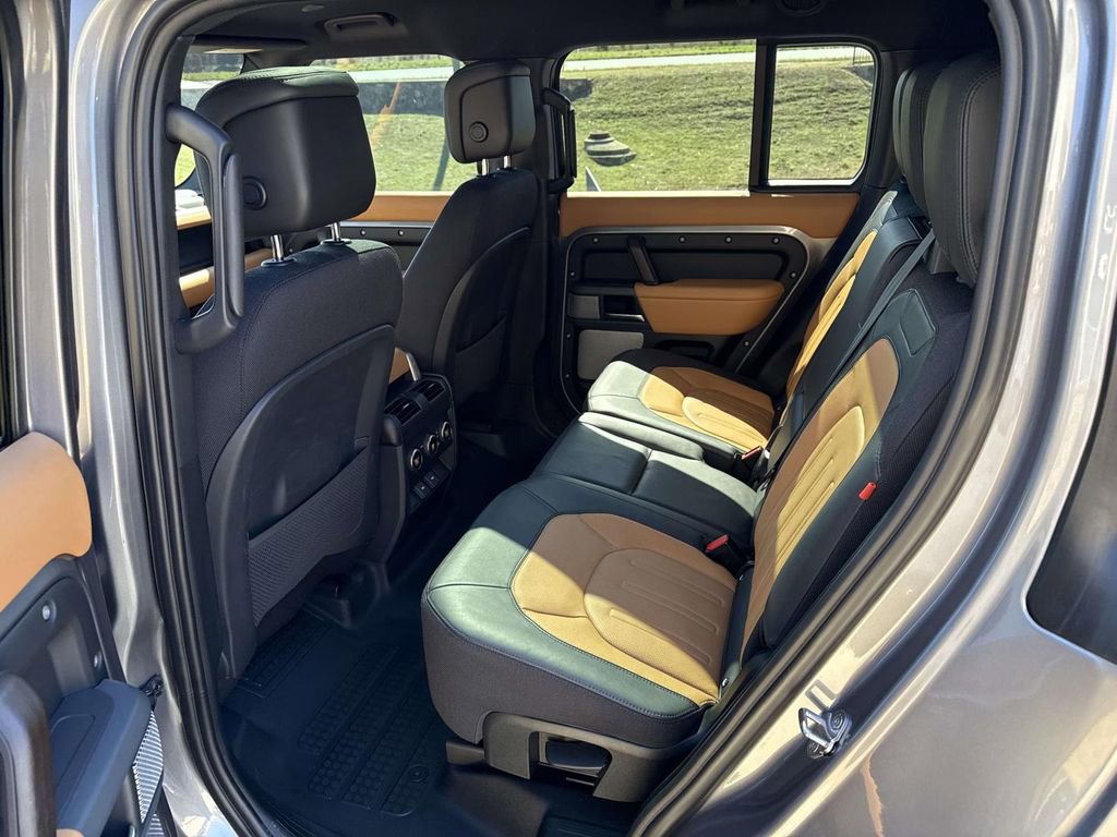 Used 2023 Land Rover Defender 130 X image 10