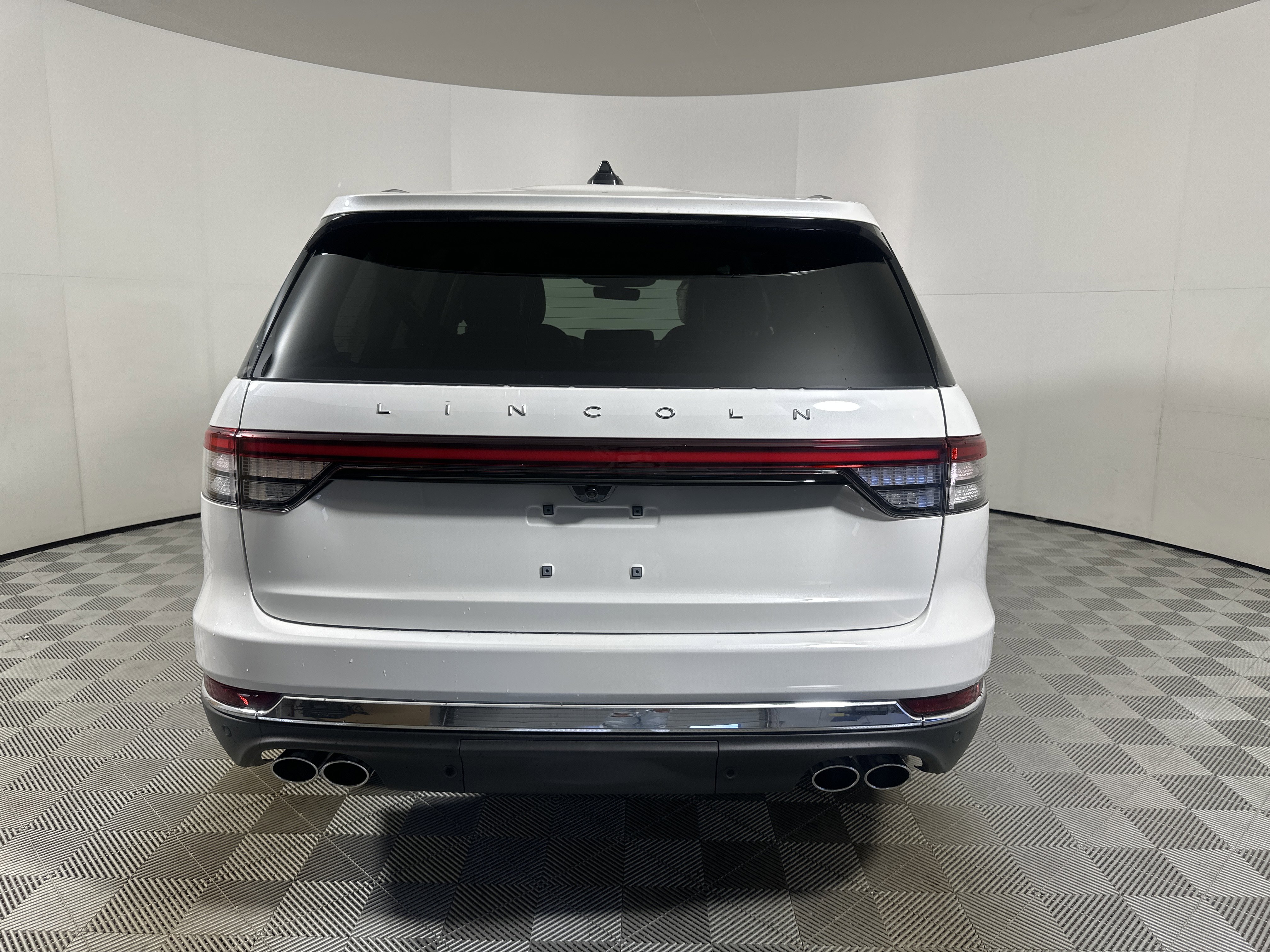 New 2025 Lincoln Aviator AWD image 6