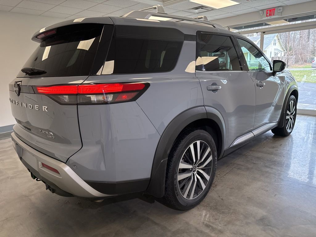 Used 2023 Nissan Pathfinder Platinum image 2