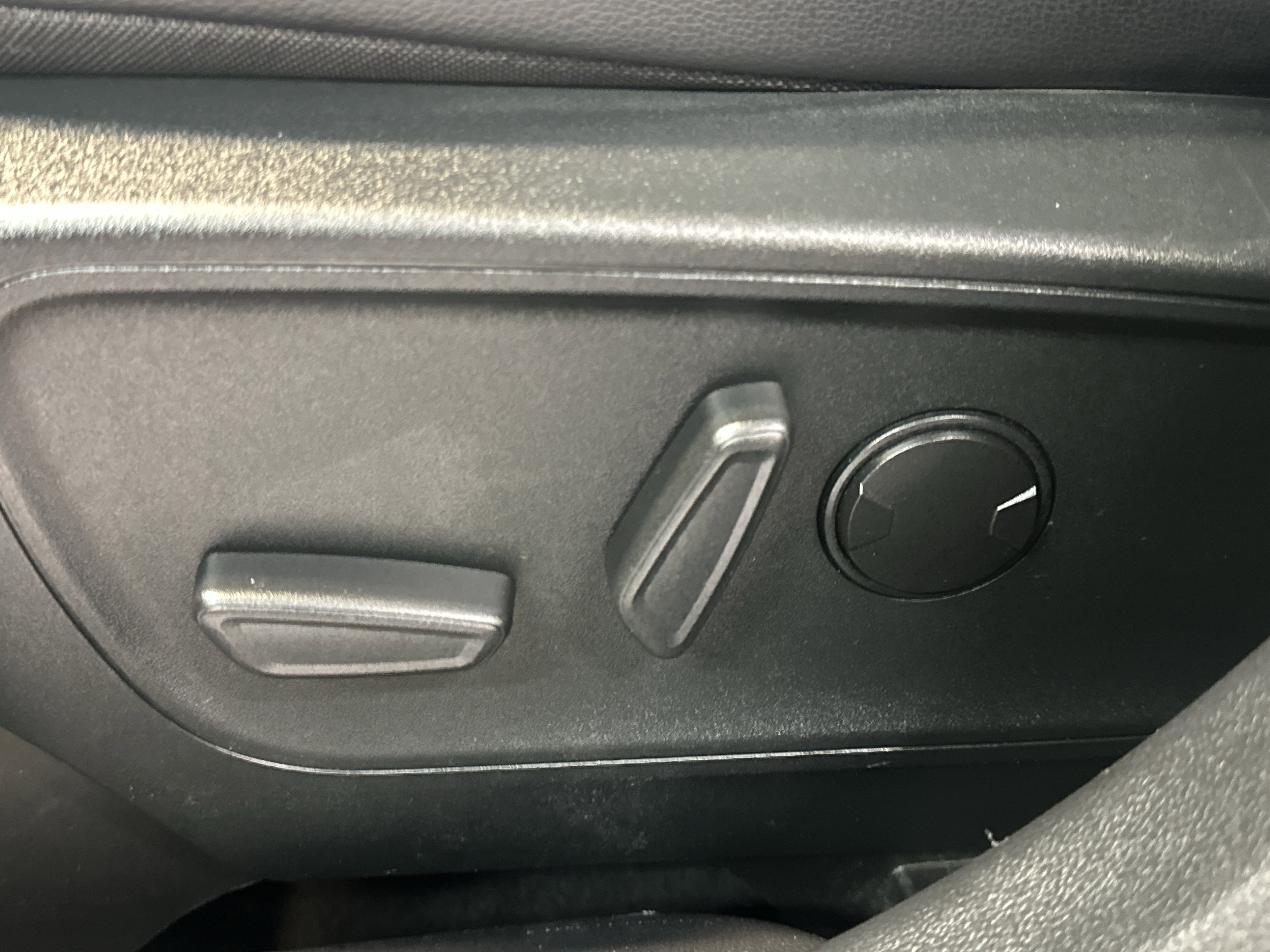 Used 2022 Ford Escape SEL w/ SEL Stealth AWD Package image 24