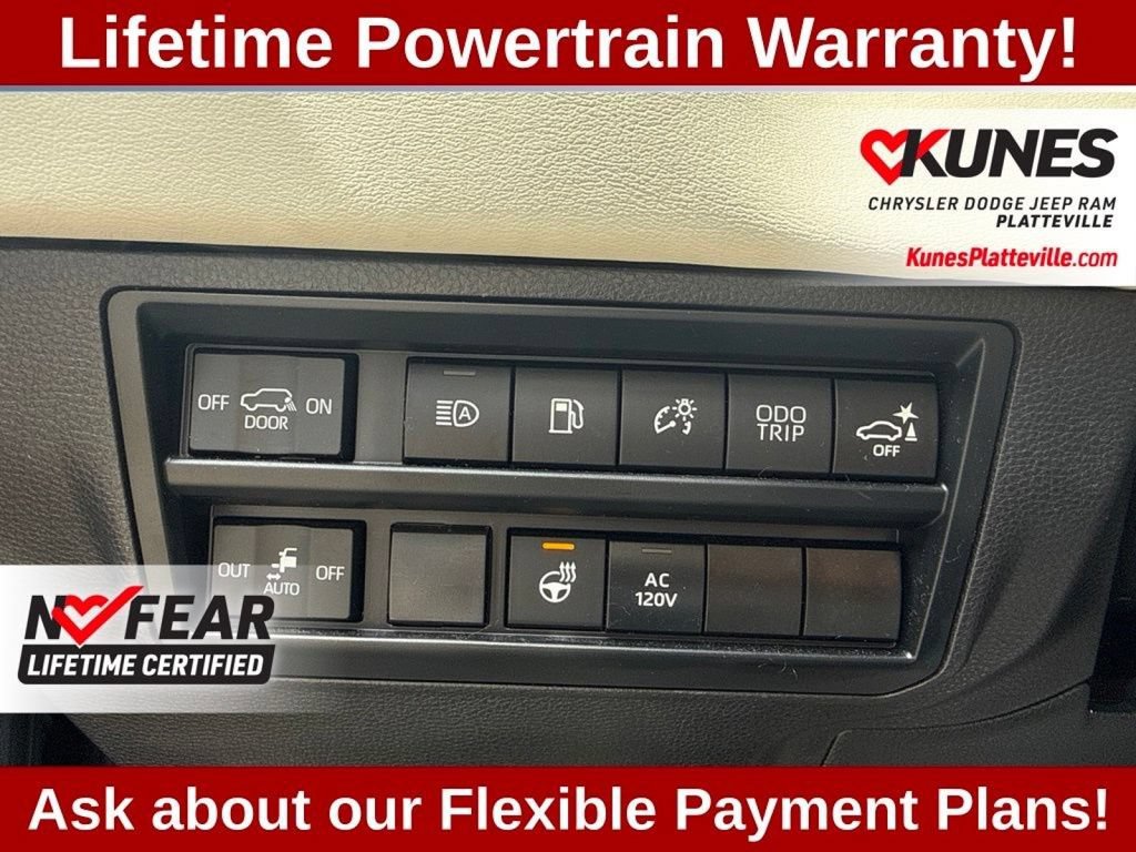 Used 2024 Toyota Sequoia Capstone AWD/4WD image 33